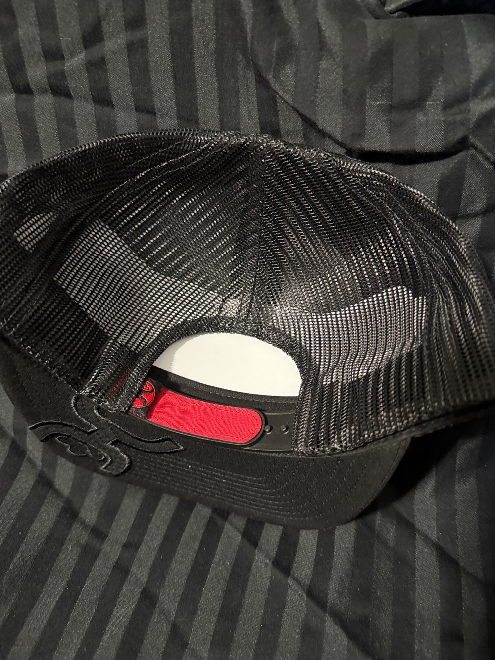 Hooey Black Trucker Hat with Red Cactus Ropes Patch - Picture 4 of 5